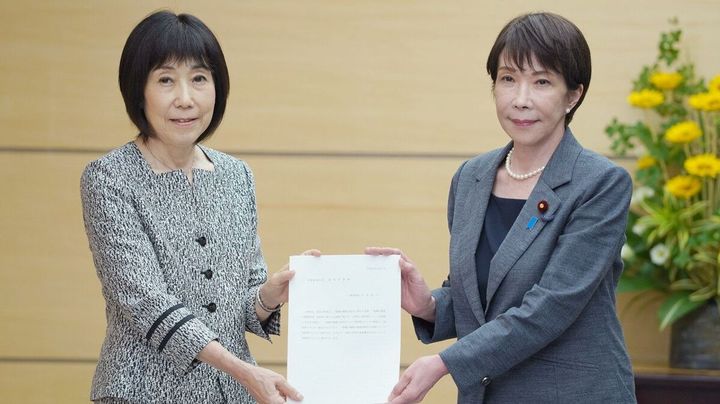 国家公務員の月給3.51%増へ 勧告