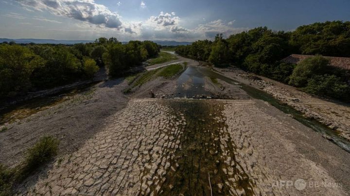 仏全土の7割近くで水の使用制限 これもう国全体が節水モードやん