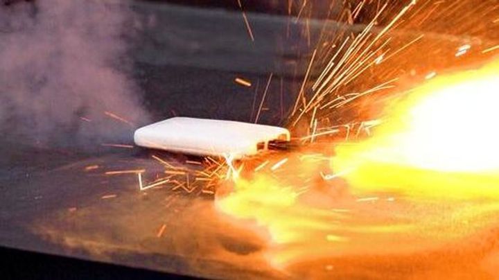 【朗報】モバ充規制強化へ、第三者機関の検査義務化で粗悪品排除へ