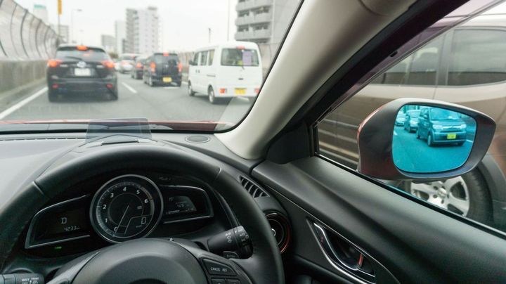 【朗報】居眠り運転検知システム、2031年から新型車に義務化へ