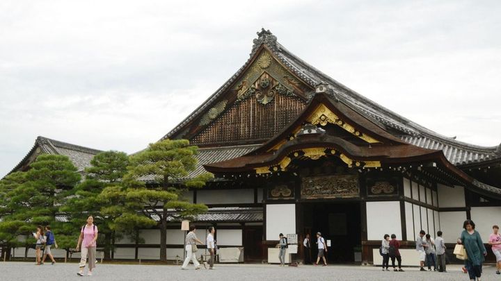 【2倍】二条城、市民1000円・市民以外2000円の二重価格導入へ