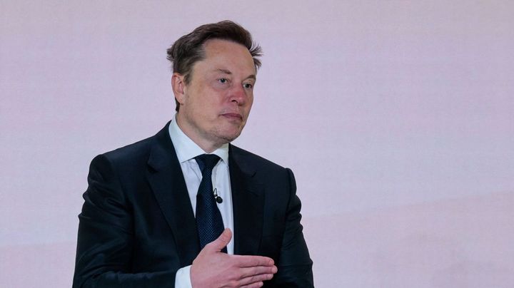 マスク氏「スペースXSI」に改称へ